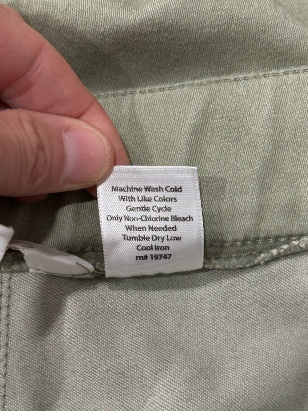 Coral Bay Petite Olive Green Stretch Bermuda Shorts SZ 16P Earth Tones Gorpcore - Picture 6 of 9